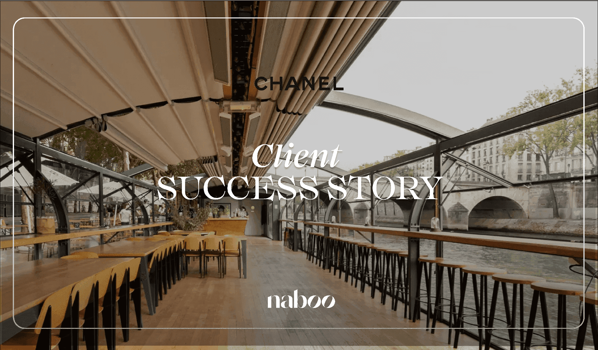 Spacious corporate event venue on a boat in Paris, offering flexible seating for business meals or seminars.