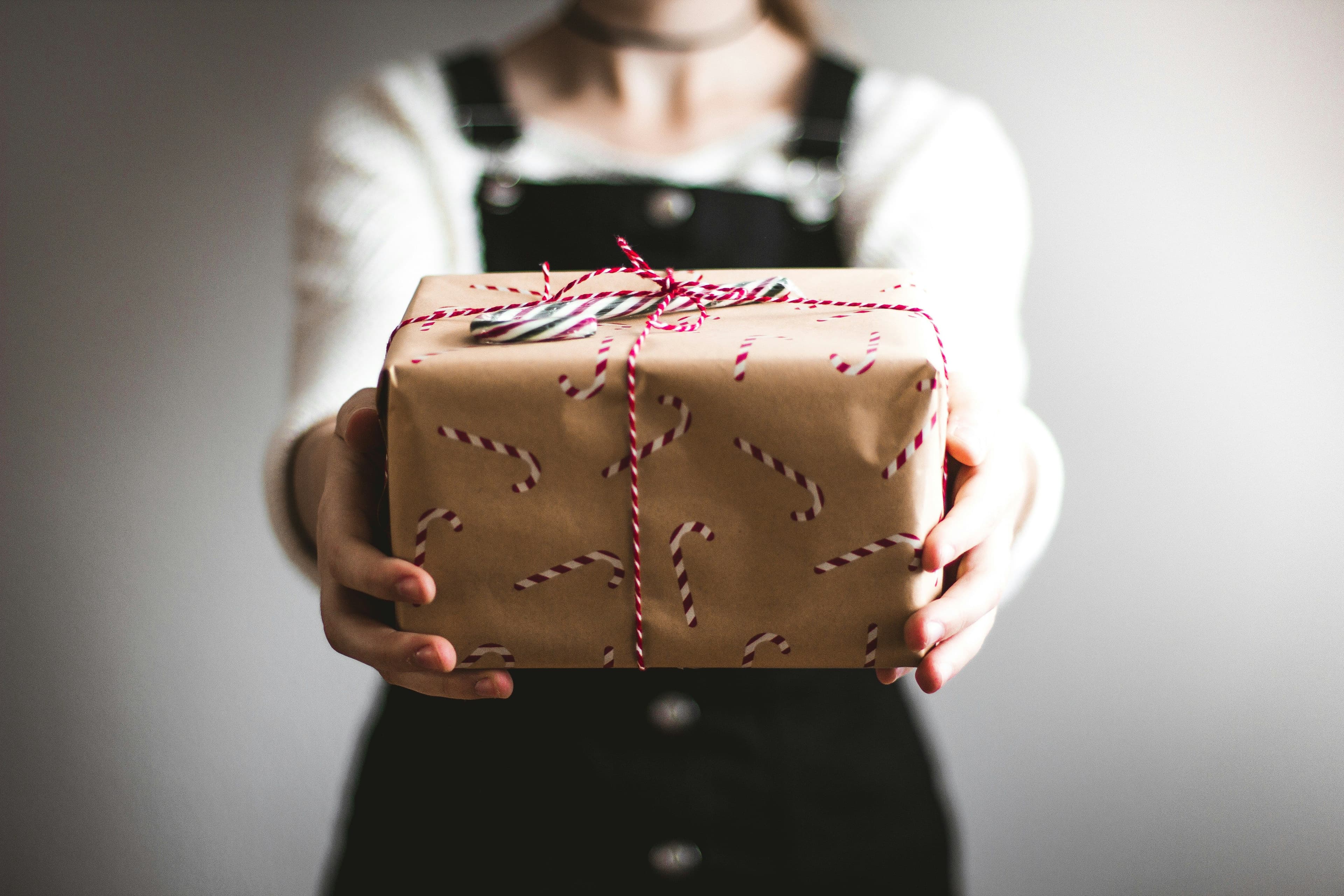Sélection de cadeaux de départ colorés et élégants pour collègues