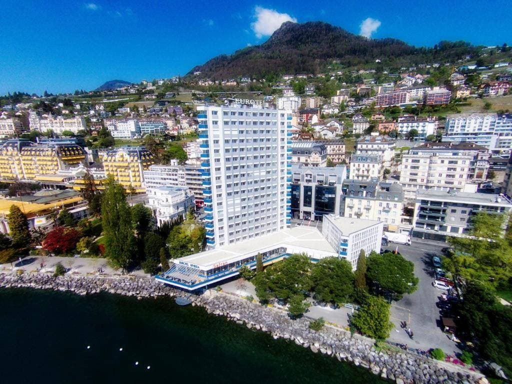 Mona Montreux